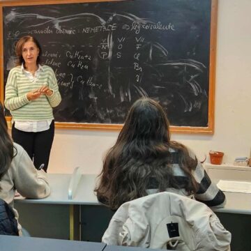 BAIA MARE: Curs de chimie la Biblioteca Județeană ”Petre Dulfu” BAIA MARE: Curs de chimie la Biblioteca Județeană ”Petre Dulfu”