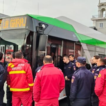ISU: Ședință specifică de instruire pentru intervenții la autobuzele electrice ISU: Ședință specifică de instruire pentru intervenții la autobuzele electrice