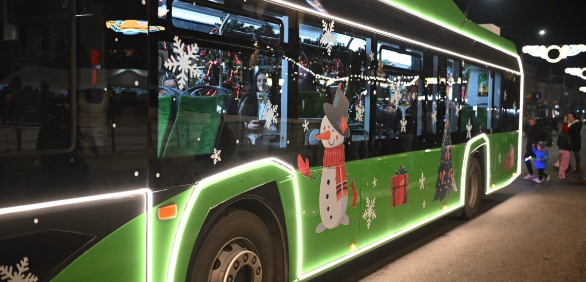 SIGHETU MARMAȚIEI: Autobuzul lui Moș Crăciun pornește la drum