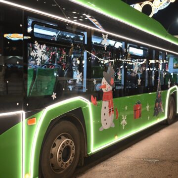SIGHETU MARMAȚIEI: Autobuzul lui Moș Crăciun pornește la drum
