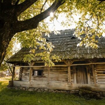 MUZEUL MARAMUREȘAN continuă proiectarea pentru unul dintre cele mai valoroase monumente istorice vernaculare din zona Maramureșului – Casa Kazar din Vadu Izei MUZEUL MARAMUREȘAN continuă proiectarea pentru unul dintre cele mai valoroase monumente istorice vernaculare din zona Maramureșului – Casa Kazar din Vadu Izei