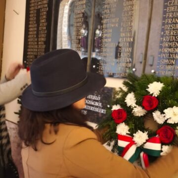 ZAHORÁNSZKI BRIGITTA: În a treia duminică din Advent, am comemorat locuitorii din Coștiui care au fost deportați în lagărele sovietice ZAHORÁNSZKI BRIGITTA: În a treia duminică din Advent, am comemorat locuitorii din Coștiui care au fost deportați în lagărele sovietice