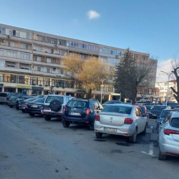 BAIA MARE: Parcări roșii – folosite în intervalul orar 8:00-16:30 în zilele lucrătoare numai cu plata staționării