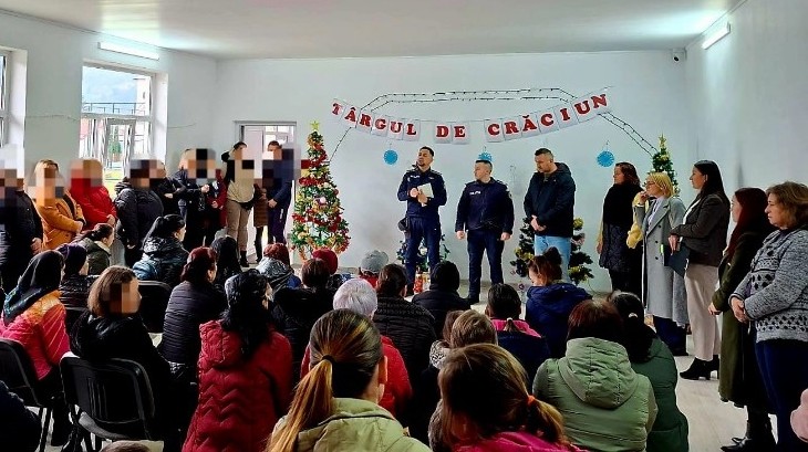 SUCIU DE SUS: Polițiști la ședință cu părinții SUCIU DE SUS: Polițiști la ședință cu părinții