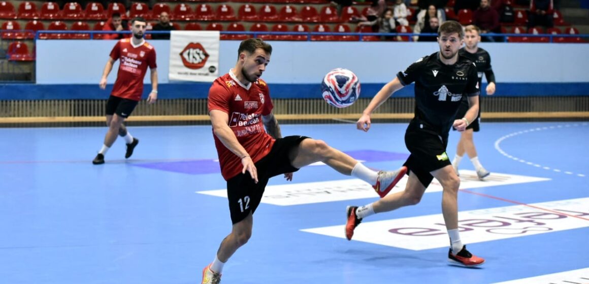 FOTBAL ÎN SALĂ: Cupa Minerul, debut cu goluri spectaculoase și un 10–0 – scorul zilei. Duminică se stabilesc sfert finalistele