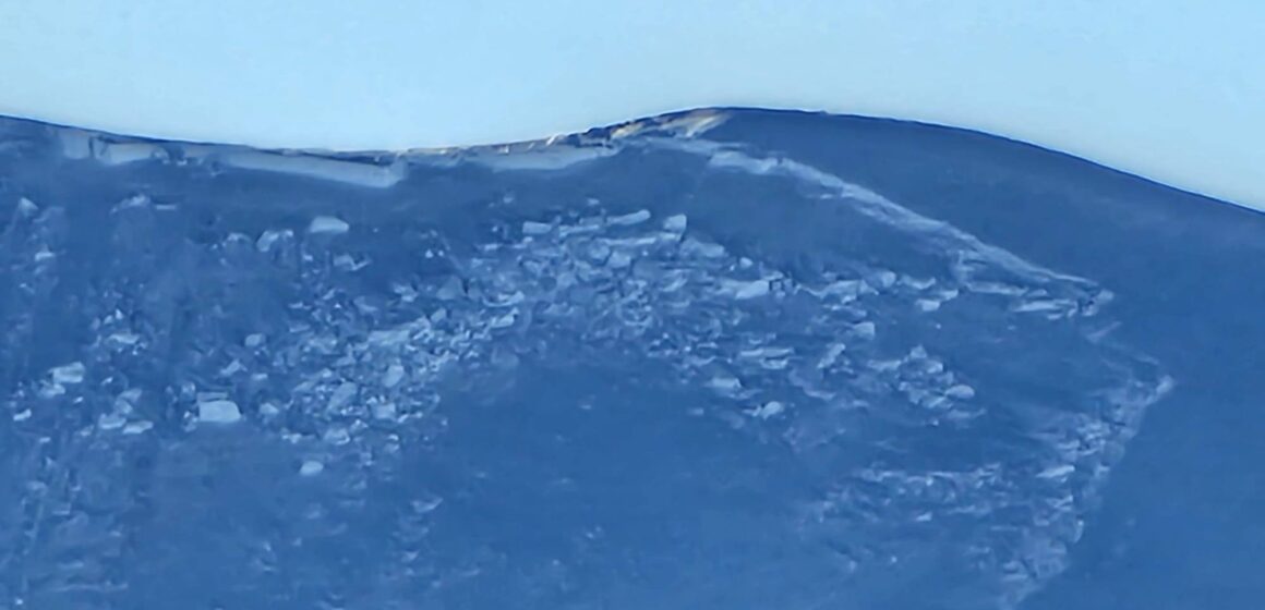 AVERTIZARE: Risc real de avalanșă și dificultăți majore de deplasare în Munții Maramureșului și Munții Țibleș
