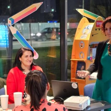 ATELIERE PENTRU DASCĂLI: „Creează, joacă-te, reușește – pas cu pas” ATELIERE PENTRU DASCĂLI: „Creează, joacă-te, reușește – pas cu pas”
