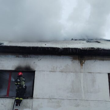 BAIA MARE: Persoană găsită decedată într-o casă cuprinsă de flăcări