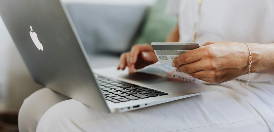 CUM EVOLUEAZĂ PLATFORMELE ONLINE și de ce marketplace‑urile devin infrastructura esențială a comerțului digital