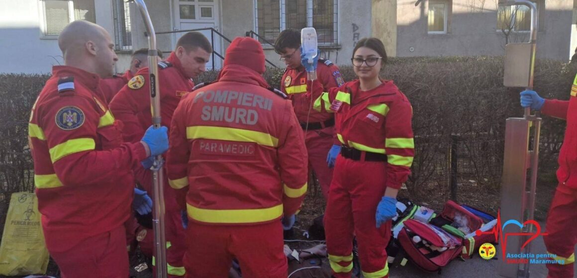 ASOCIAȚIA PENTRU SMURD MARAMUREȘ: Viața unui bărbat de 62 de ani aflat în stop cardiorespirator salvat, chiar pe stradă