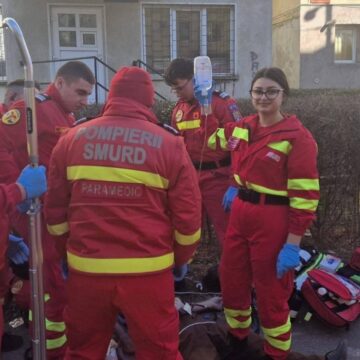 ASOCIAȚIA PENTRU SMURD MARAMUREȘ: Viața unui bărbat de 62 de ani aflat în stop cardiorespirator salvat, chiar pe stradă