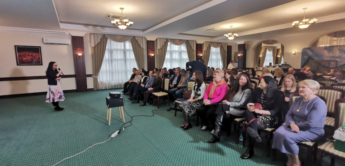 VIDEO: Cadre didactice din 116 unități de învățământ din Maramureș s-au specializat în pedagogie digitală VIDEO: Cadre didactice din 116 unități de învățământ din Maramureș s-au specializat în pedagogie digitală