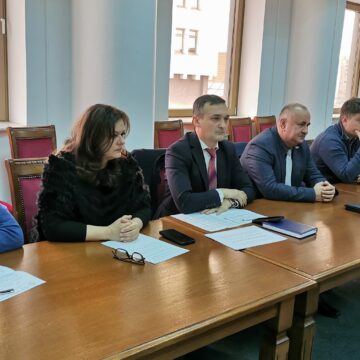 VIDEO: Comisia de Dialog Social – Deficit de personal la DGASPC Maramureș VIDEO: Comisia de Dialog Social – Deficit de personal la DGASPC Maramureș