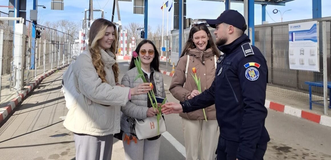 POLIȚIȘTII DE FRONTIERĂ AU ADUS zâmbete doamnelor și domnișoarelor din trafic POLIȚIȘTII DE FRONTIERĂ AU ADUS zâmbete doamnelor și domnișoarelor din trafic