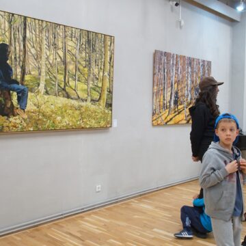 VIDEO: Clipa suspendată -vernisajul expoziției artistului Zoltán Béla la Muzeul Județean de Artă Baia Mare