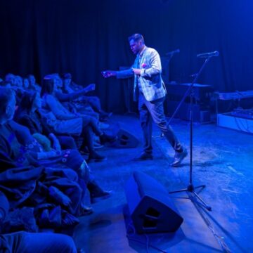 TEATRUL MUNICIPAL BAIA MARE: De-Conectat…ca prin magie cu invitatul special Andrei Babici, magician TEATRUL MUNICIPAL BAIA MARE: De-Conectat…ca prin magie cu invitatul special Andrei Babici, magician
