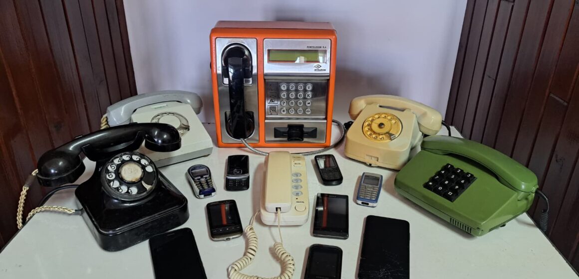 MUZEUL JUDEȚEAN DE ISTORIE ȘI ARHEOLOGIE: Campania de donații de telefoane vechi continuă