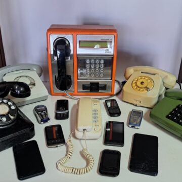 MUZEUL JUDEȚEAN DE ISTORIE ȘI ARHEOLOGIE: Campania de donații de telefoane vechi continuă