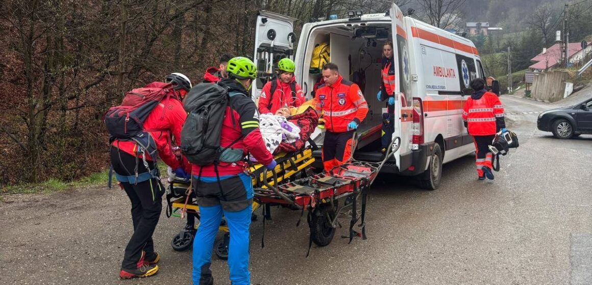 SALVAMONT: Intervenție în zona Ulmoasa, într-un caz medical