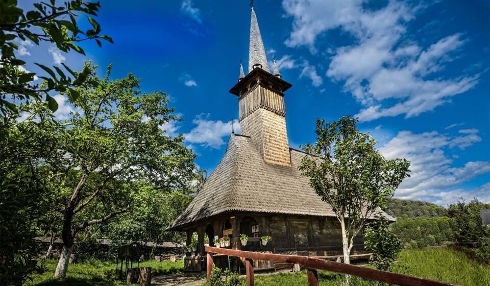 HRAMUL BISERICII Sfântul Mare Mucenic Gheorghe din incinta Muzeului Satului Baia Mare HRAMUL BISERICII Sfântul Mare Mucenic Gheorghe din incinta Muzeului Satului Baia Mare