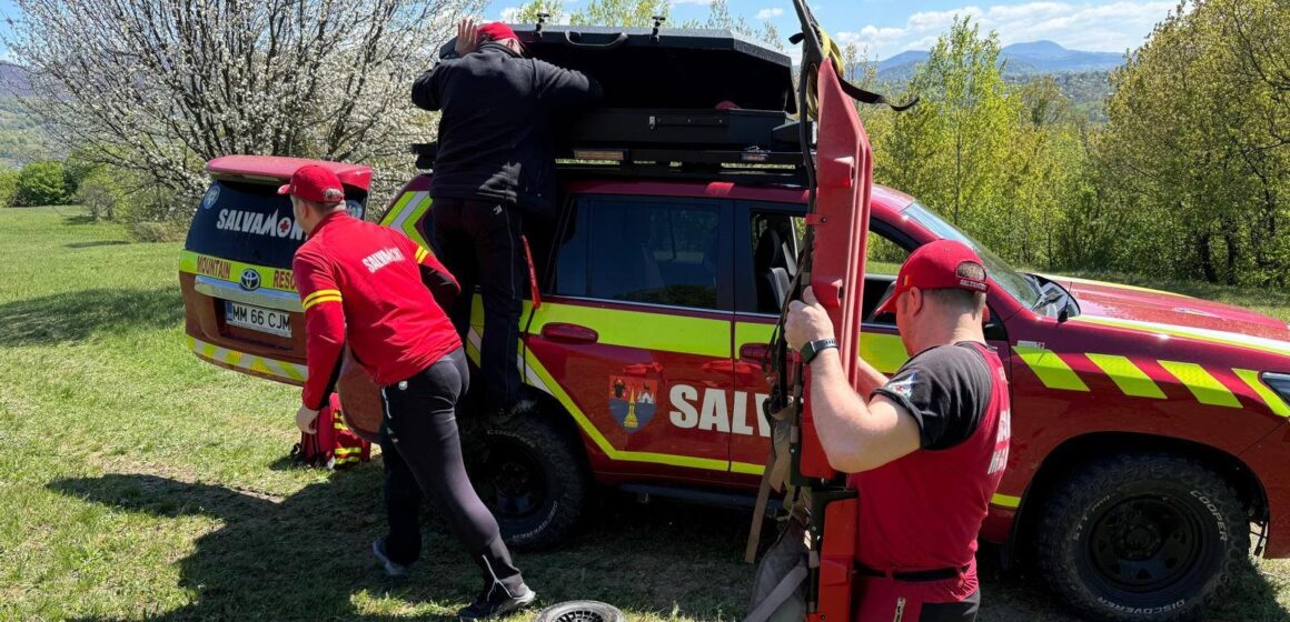 SALVAMONT MARAMUREȘ: Intervenție complexă pentru recuperarea unui ciclist