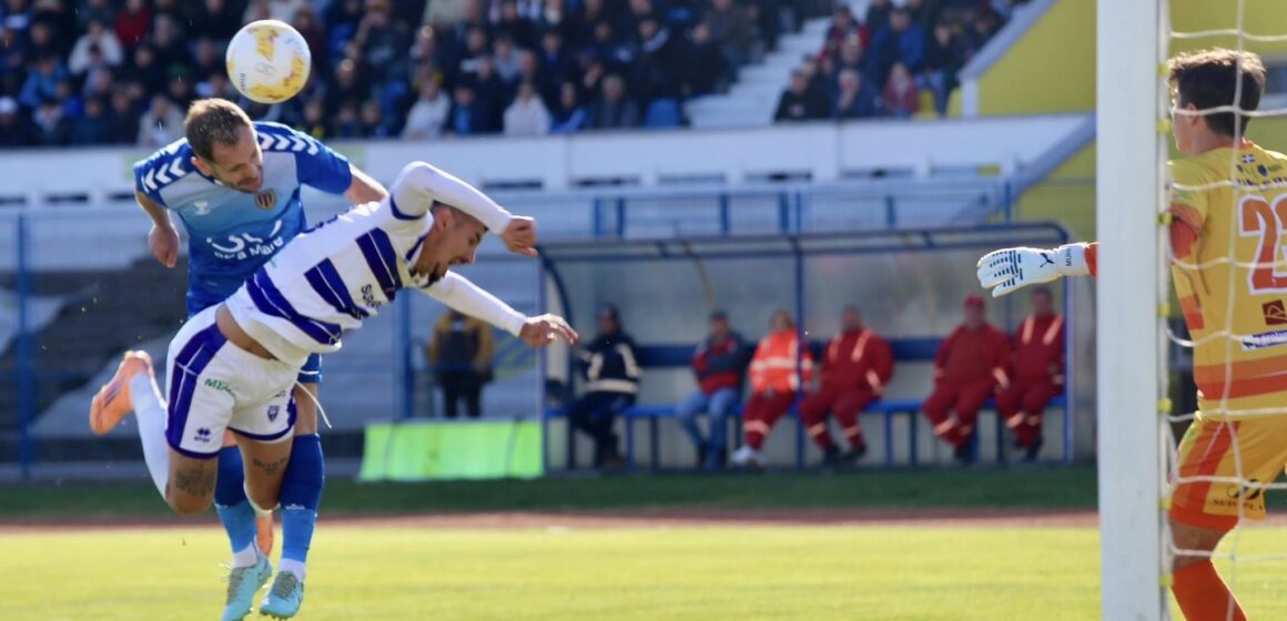 FOTBAL: CS Minaur, învinsă pe teren propriu de Poli Timișoara FOTBAL: CS Minaur, învinsă pe teren propriu de Poli Timișoara