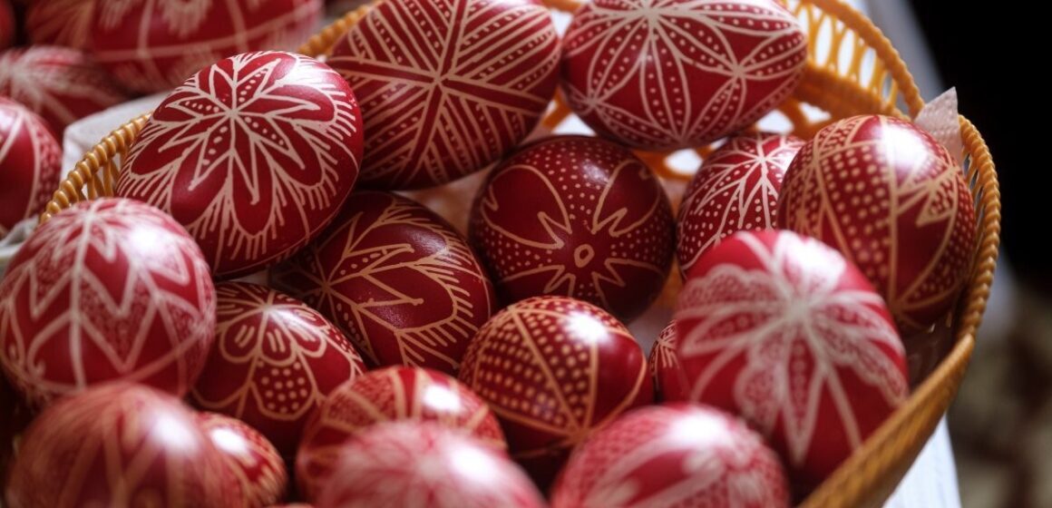 A DOUA ZI DE PAŞTE: Tradiții și obiceiuri