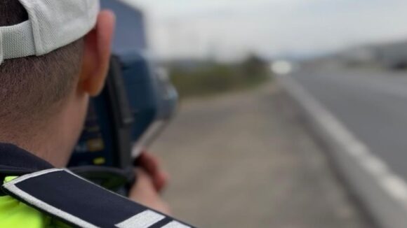 CONTROALE PE ȘOSELE: Amenzi de 17.000 lei aplicate de polițiștii rutieri în doar două ore CONTROALE PE ȘOSELE: Amenzi de 17.000 lei aplicate de polițiștii rutieri în doar două ore