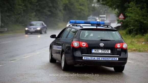 A DAT DE BUCLUC: Maramureșean cercetat pentru dare de mită, după ce le-a oferit bani polițiștilor de frontieră A DAT DE BUCLUC: Maramureșean cercetat pentru dare de mită, după ce le-a oferit bani polițiștilor de frontieră