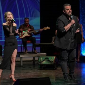 TEATRUL MUNICIPAL BAIA MARE: De-conectat… de Primăvară TEATRUL MUNICIPAL BAIA MARE: De-conectat… de Primăvară