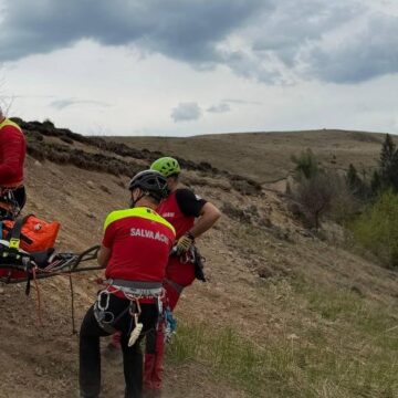 SALVAMONT MARAMUREȘ: Intervenție promptă a salvatorilor montani în zona Runcu