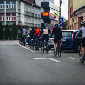 ZAHORÁNSZKI BRIGITTA: Inițiativă legislativă – Participarea copiilor sub 14 ani la evenimente organizate pe bicicletă