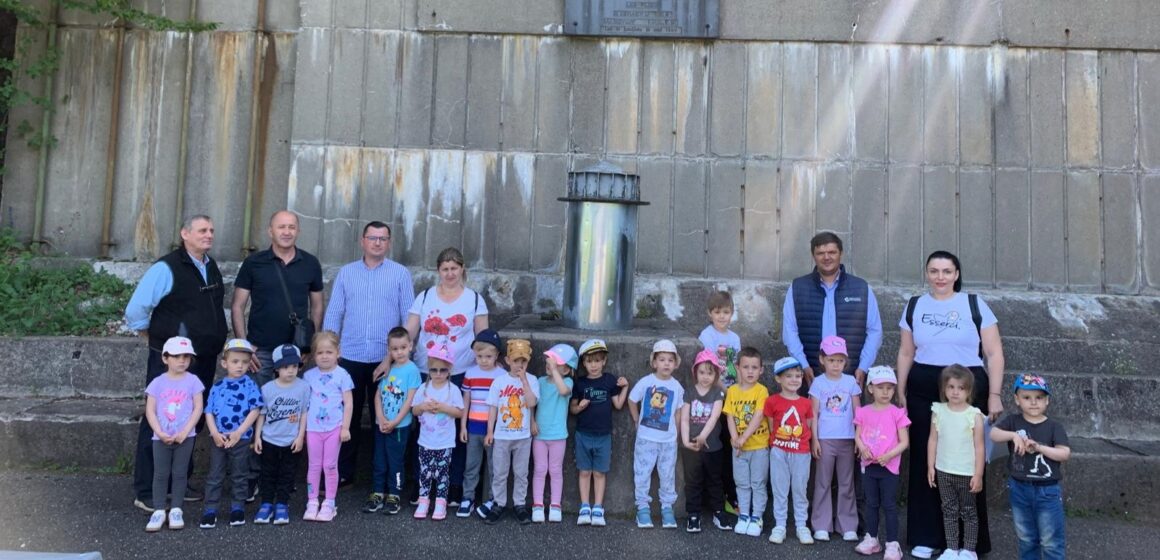 VIZITĂ: Prichindeii de la Grădinița cu Program Prelungit Târgu Lăpuș, în vizită la barajul Strâmtori-Firiza VIZITĂ: Prichindeii de la Grădinița cu Program Prelungit Târgu Lăpuș, în vizită la barajul Strâmtori-Firiza