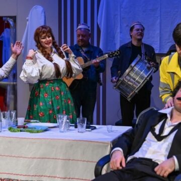TEATRUL MUNICIPAL BAIA MARE: Cu sufletul nu-i de glumit -cucerește cu umorul lui debordant TEATRUL MUNICIPAL BAIA MARE: Cu sufletul nu-i de glumit -cucerește cu umorul lui debordant