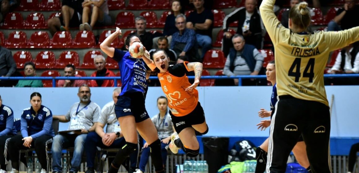 HANDBAL FEMININ: Rapid s-a impus la două goluri în duelul cu Minaur