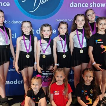READ&BLACK DANCE: 5 medalii de aur la Campionatul European de Dans din Ungaria READ&BLACK DANCE: 5 medalii de aur la Campionatul European de Dans din Ungaria