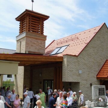 ZAHORÁNSZKI BRIGITTA: A fost inaugurată noua capelă funerară din Cimitirul reformat în Baia Mare