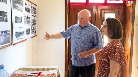 ZAHORÁNSZKI BRIGITTA: Expoziție fotografică la Ocna Șugatag – o adevărată călătorie în timp