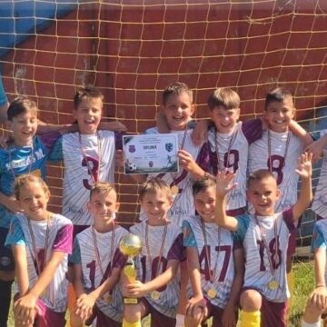 FOTBAL: Copiii de la grupa 2016 a Fabricii de Campioni, câștigători ai Cupei Prieteniei