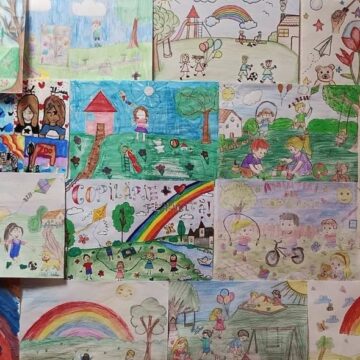 BAIA MARE: Expoziții ale copiilor la Biblioteca Județeană