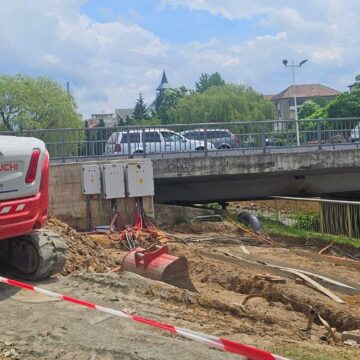 BAIA MARE: S-a închis circulația pe podul Unirii BAIA MARE: S-a închis circulația pe podul Unirii