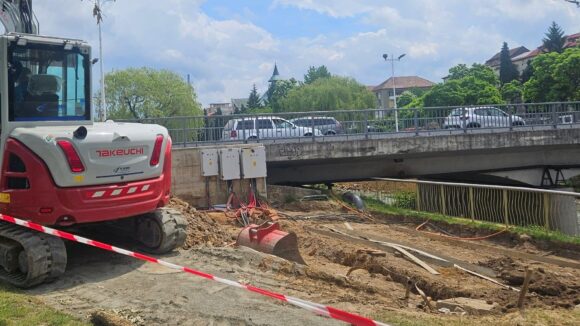 BAIA MARE: S-a închis circulația pe podul Unirii BAIA MARE: S-a închis circulația pe podul Unirii