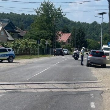 CONTROALE ALE POLIȚIȘTILOR: Amenzi de peste 76.000 de lei în urma unei acțiuni în zona trecerilor la nivel cu calea ferată CONTROALE ALE POLIȚIȘTILOR: Amenzi de peste 76.000 de lei în urma unei acțiuni în zona trecerilor la nivel cu calea ferată