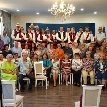 VIDEO: Vernisajul expoziției comune a membrilor Artiștilor Plastici din Mureș la Baia Sprie – un eveniment cultural de excepție VIDEO: Vernisajul expoziției comune a membrilor Artiștilor Plastici din Mureș la Baia Sprie – un eveniment cultural de excepție