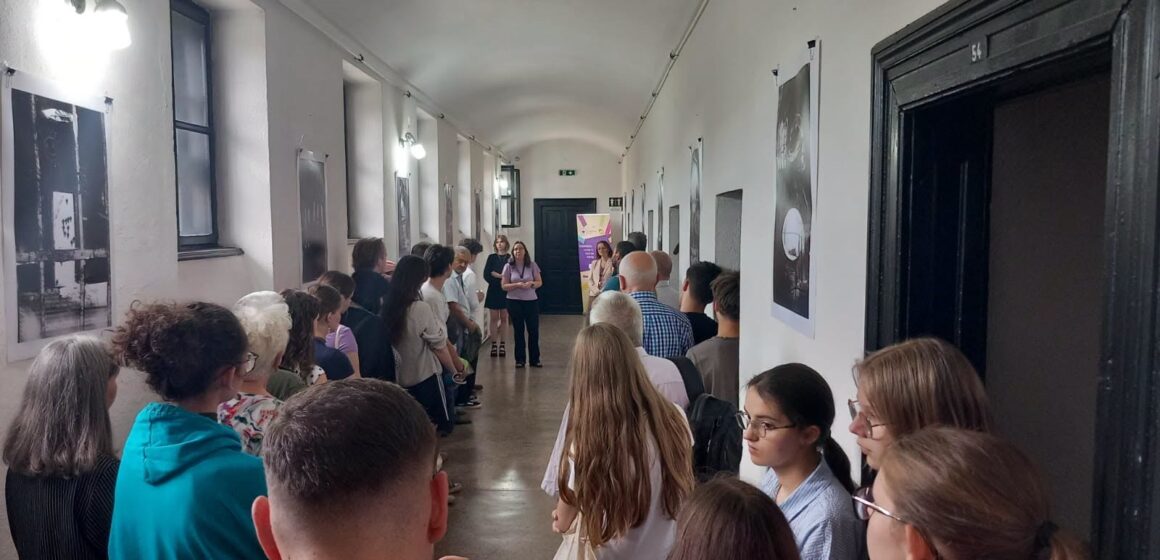 MEMORIE ȘI OPRESIUNE – O interpretare artistică a mărturiilor documentare păstrate de Memorial, proiectul de diplomă al lui Orosz Anna