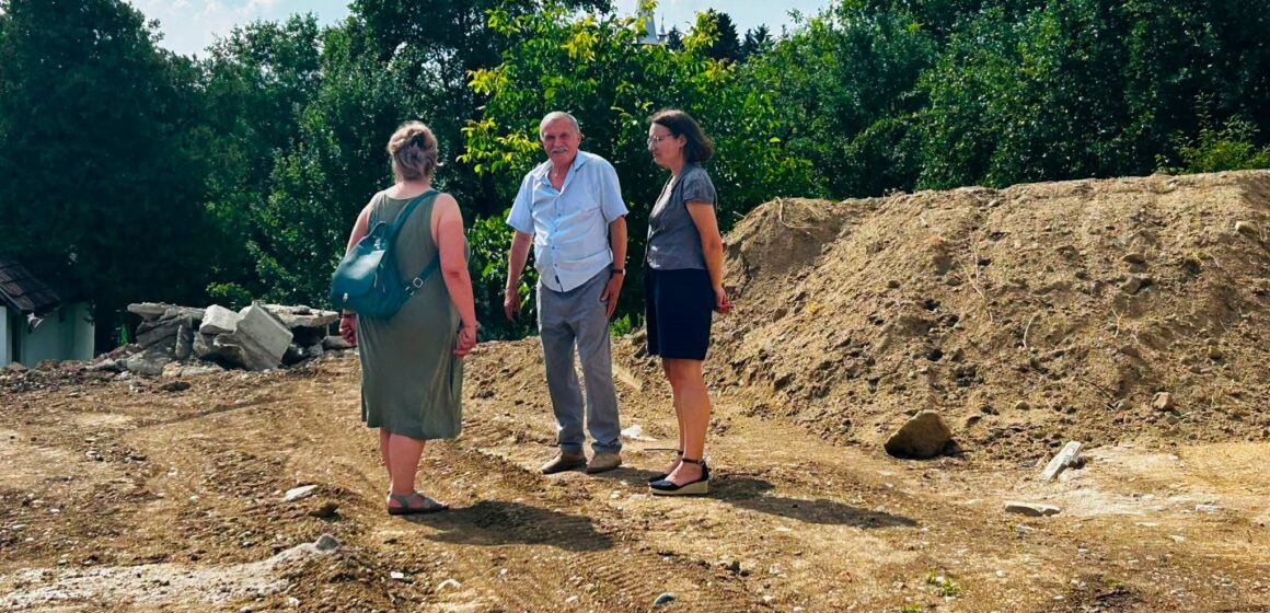 ZAHORÁNSZKI BRIGITTA: Copiii de la grădinița din Arduzel vor putea începe noul an școlar într-o curte reabilitată