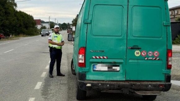 ACȚIUNE TIP BLOCADA: Peste 120 de autovehicule verificate în Sighet și Târgu Lăpuș ACȚIUNE TIP BLOCADA: Peste 120 de autovehicule verificate în Sighet și Târgu Lăpuș
