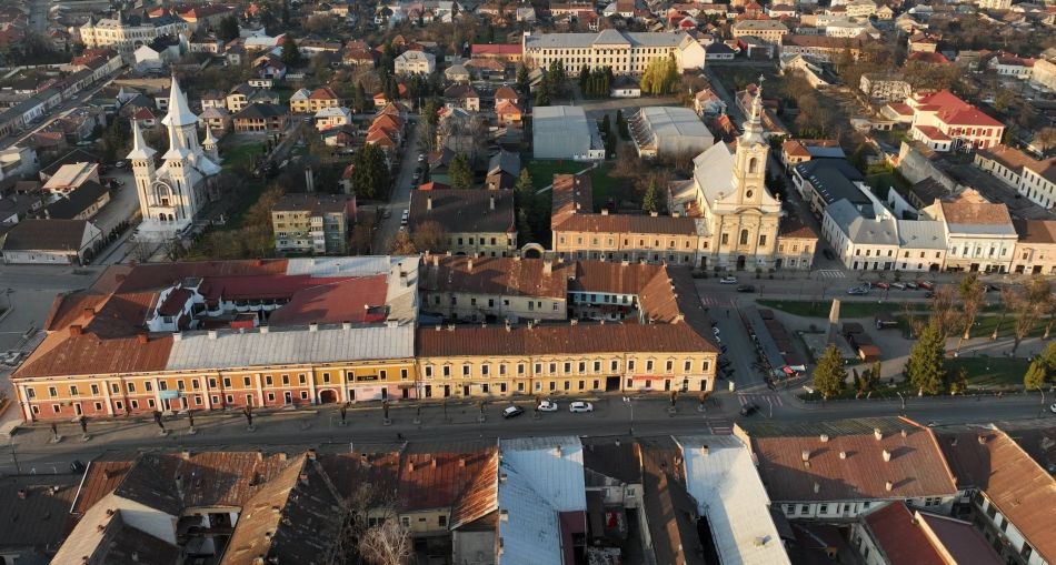SIGHET: Opt stații de autobuz inteligente SIGHET: Opt stații de autobuz inteligente