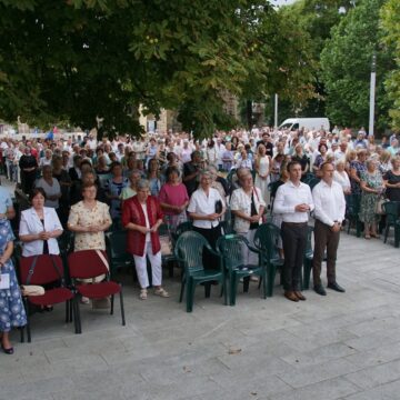 ZILELE SFÂNTUL ȘTEFAN, eveniment organizat de Parohia Romano-Catolică Sfânta Treime Baia Mare cu o serie de programe de înaltă calitate ZILELE SFÂNTUL ȘTEFAN, eveniment organizat de Parohia Romano-Catolică Sfânta Treime Baia Mare cu o serie de programe de înaltă calitate
