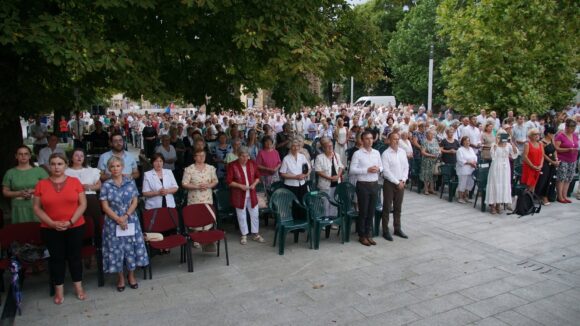 ZILELE SFÂNTUL ȘTEFAN, eveniment organizat de Parohia Romano-Catolică Sfânta Treime Baia Mare cu o serie de programe de înaltă calitate ZILELE SFÂNTUL ȘTEFAN, eveniment organizat de Parohia Romano-Catolică Sfânta Treime Baia Mare cu o serie de programe de înaltă calitate